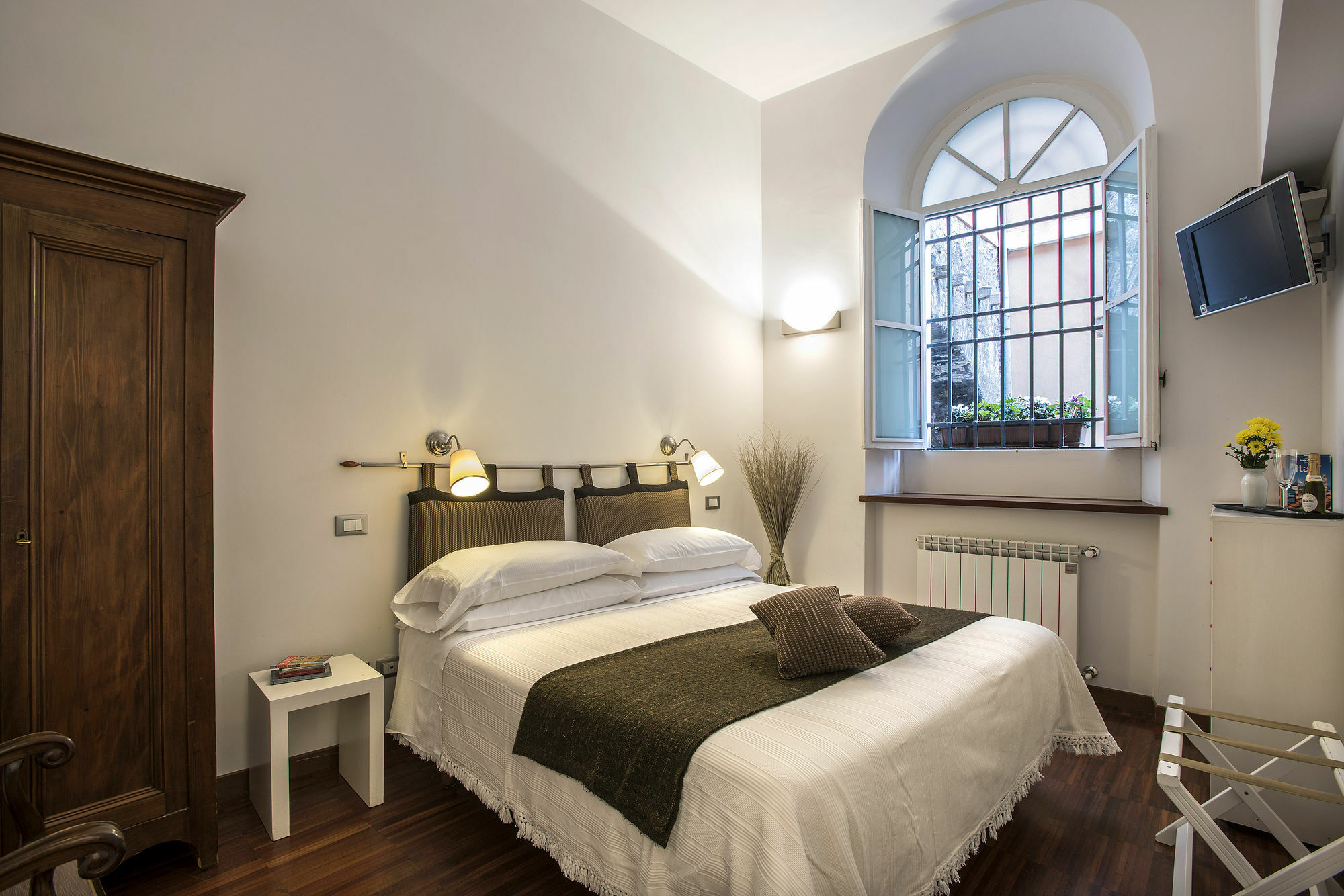 B&B Arco Del Lauro