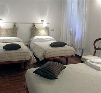 Bed & Breakfast Arco Del Lauro 3*